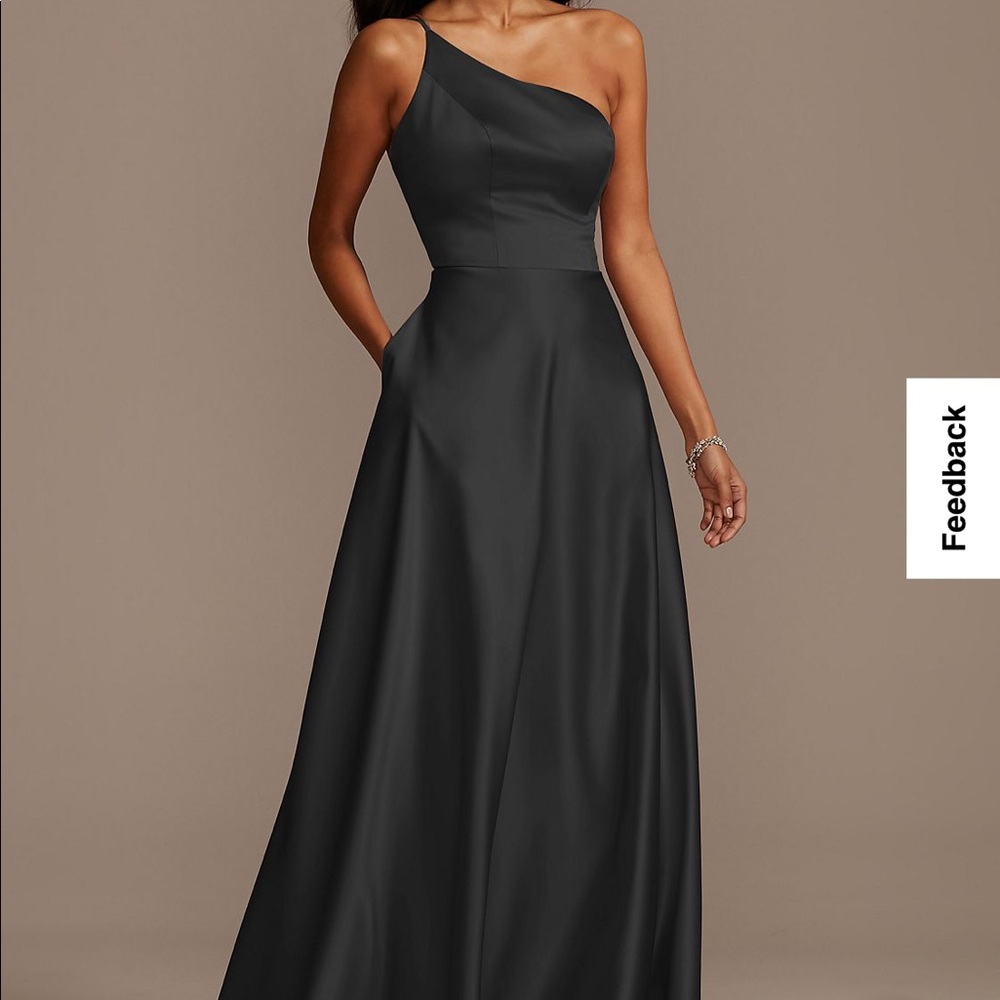 One Shoulder Satin A-Line Bridesmaid Dress
DAVID'S BRIDAL
F20135